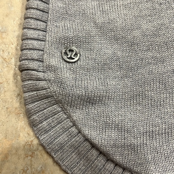 Lululemon Helo Aloe sweater, size small - Picture 7 of 12